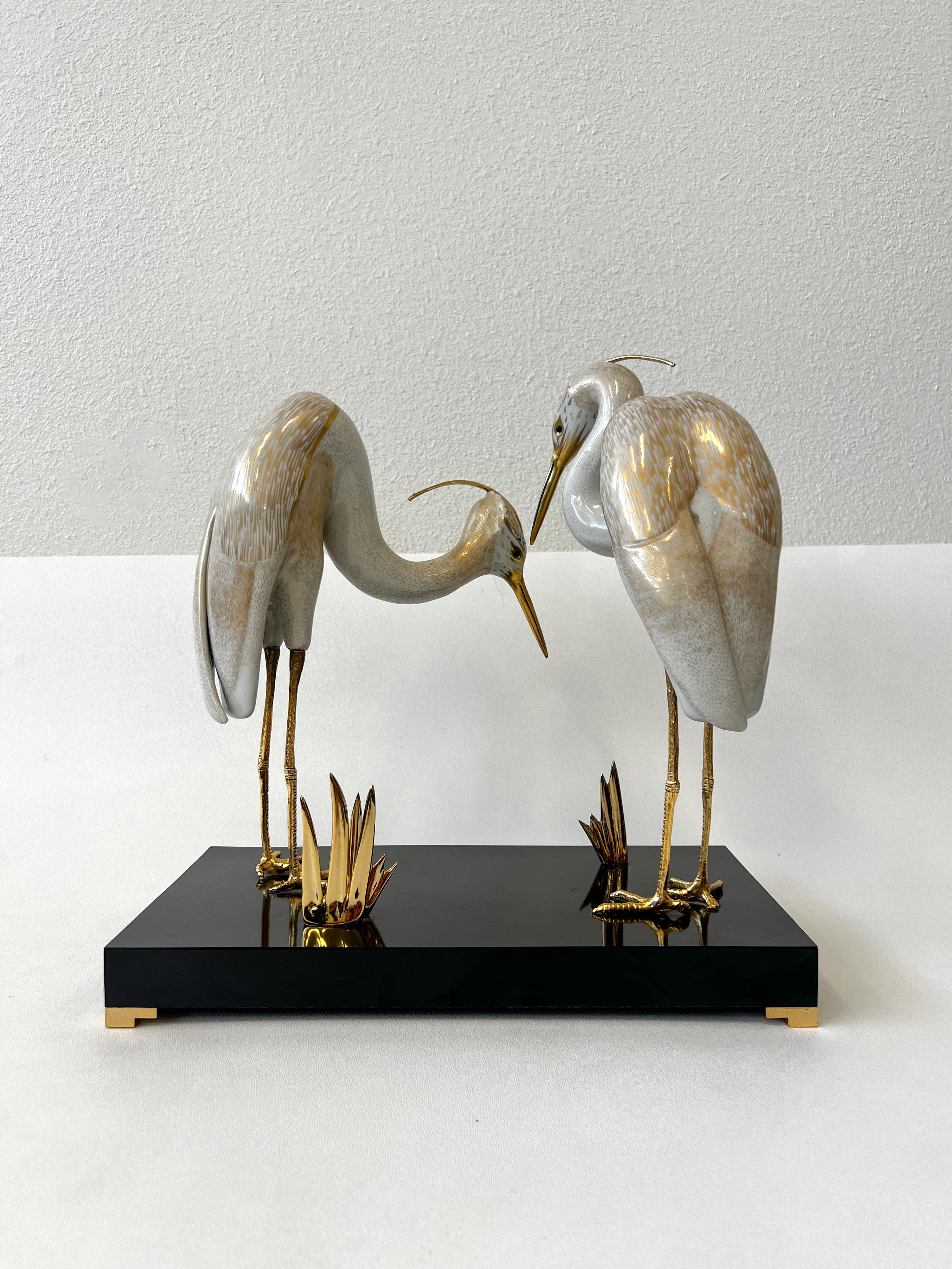 Wunderschöne Skulptur aus italienischem Porzellan und Goldvögeln aus den 1970er Jahren von Giulia Mangani für Oggetti. 

In schönem originalen Vintage-Zustand. 

Abmessungen: 13,5