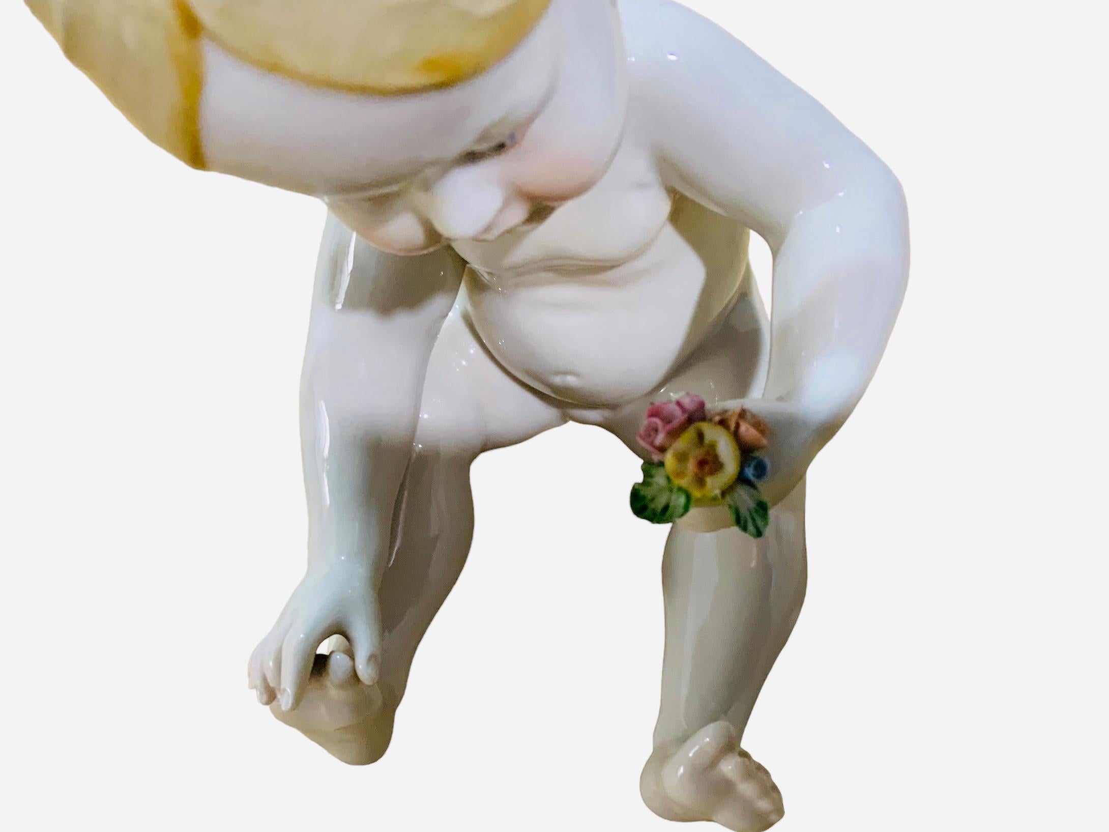 Italian Porcelain Baby Girl Piano Figurine In Good Condition For Sale In Guaynabo, PR