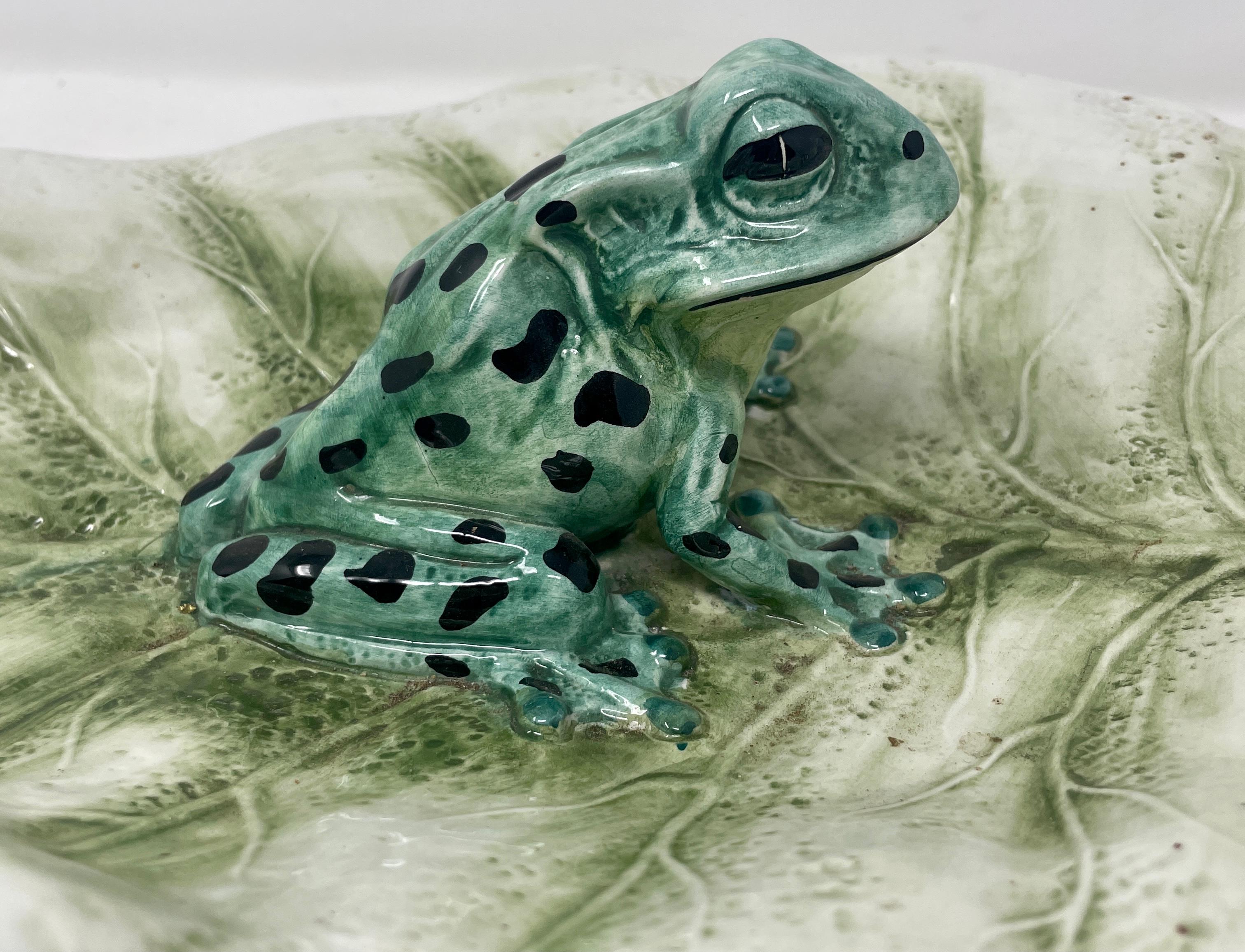 Italian Porcelain Frog on Lily Pad In Good Condition For Sale In New Orleans, LA