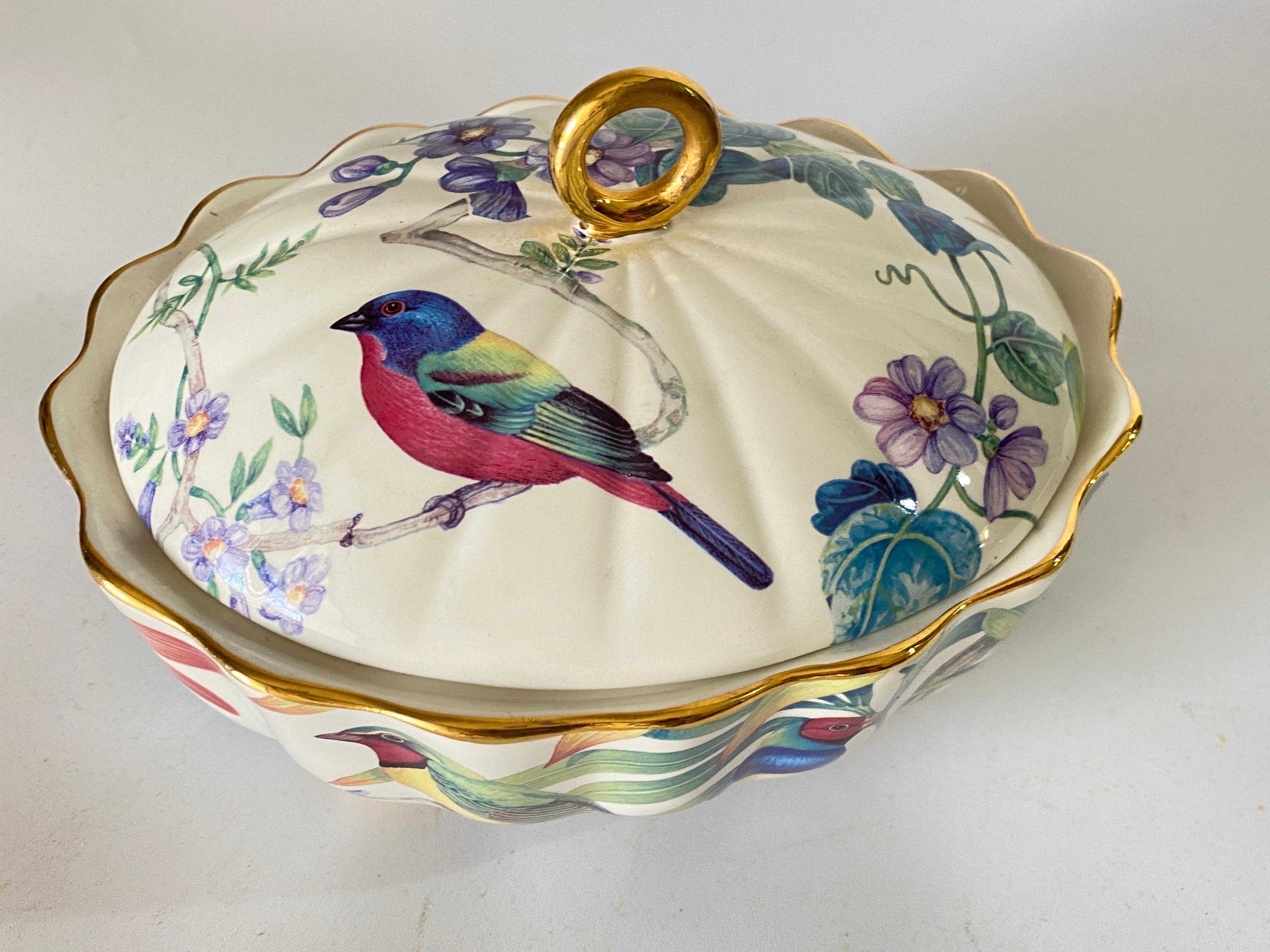 Italian Porcelain Hand Painted Trinket or Jewelry Box, Circa 1970 For Sale 2