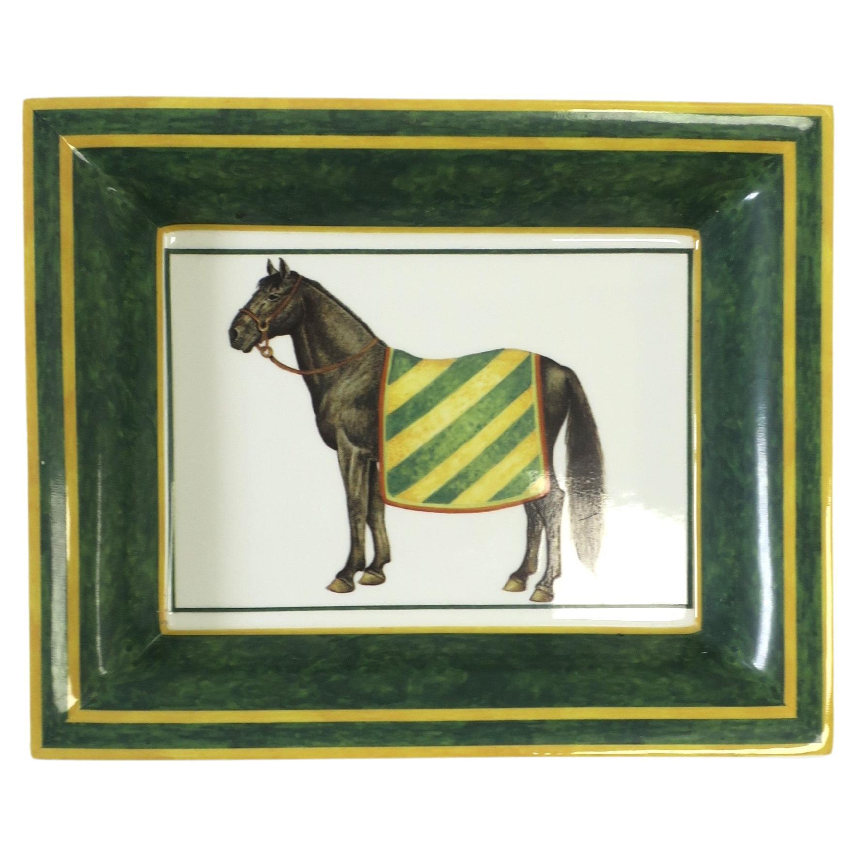 Plat à bijoux en porcelaine italienne Vide-Poche Catchall avec am designs de chevaux en vente