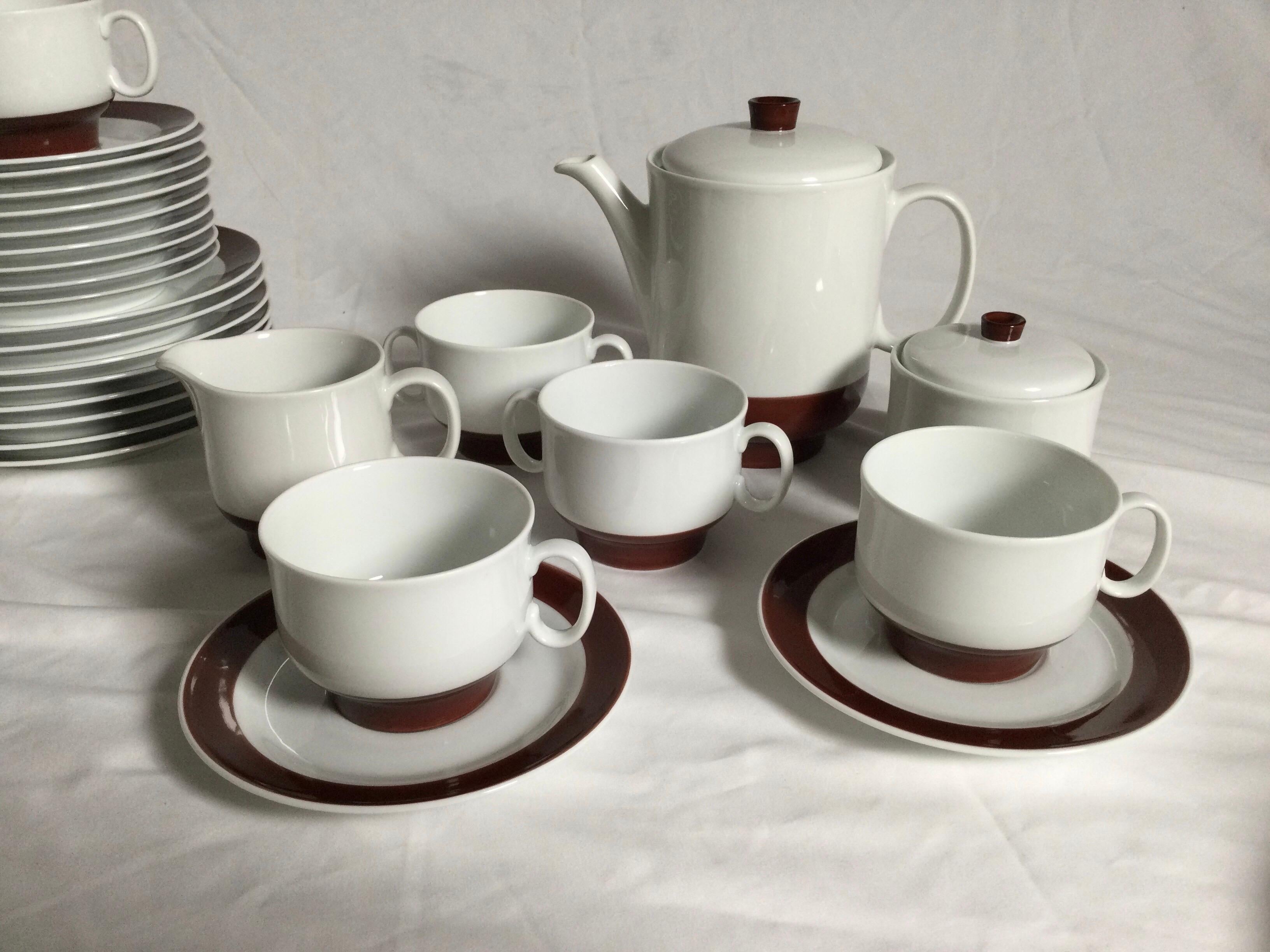 Mid-Century Modern Italian Porcelain Richard Ginori 1960's Dinnerware Set