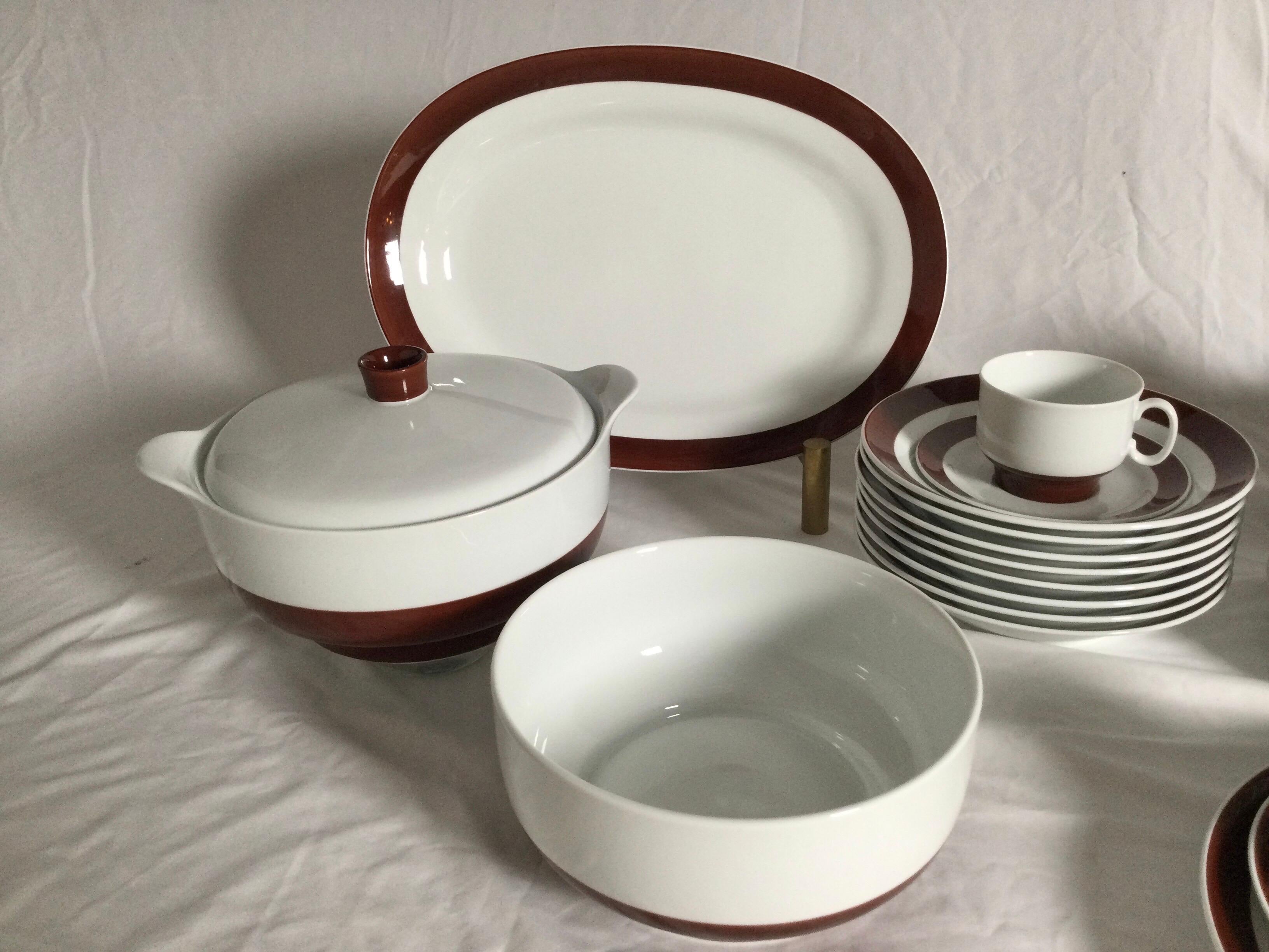 Mid-20th Century Italian Porcelain Richard Ginori 1960's Dinnerware Set
