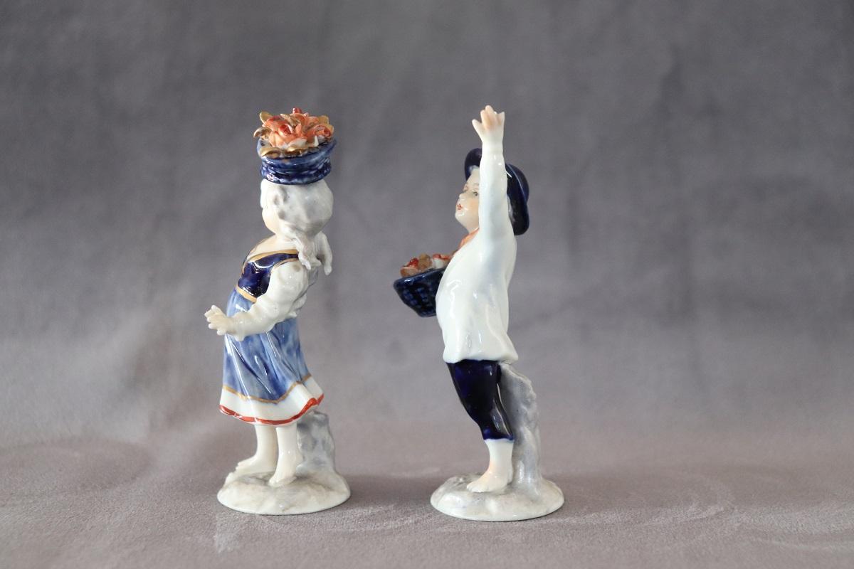 Italian Porcelain Set of 2 Figurines by Capodimonte In Fair Condition For Sale In Casale Monferrato, IT