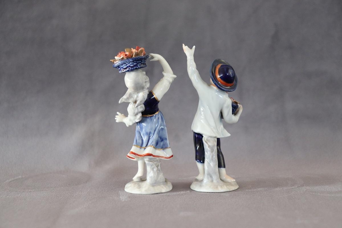 Late 20th Century Italian Porcelain Set of 2 Figurines by Capodimonte For Sale