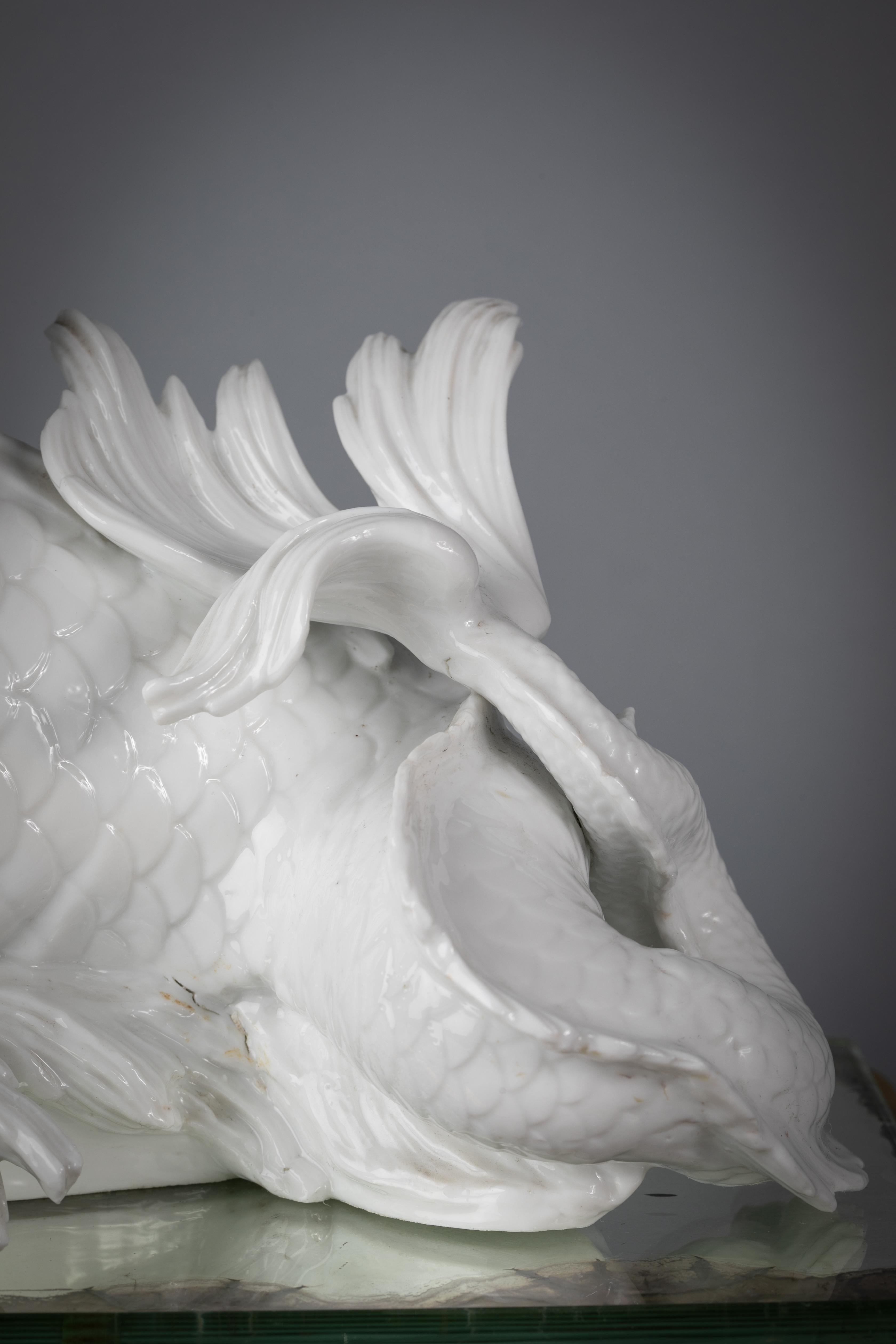 Italian Porcelain White Dolphin Group on Bronze Base, Ginori, Circa 1860 In Good Condition For Sale In New York, NY