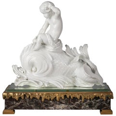 Grupo de delfines blancos de porcelana italiana sobre base de bronce, Ginori, hacia 1860