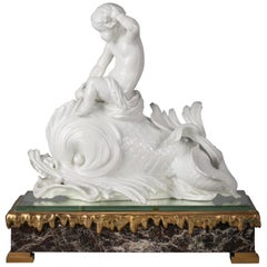 Groupe de dauphins blancs en porcelaine italienne sur socle en bronze, Ginori, vers 1860