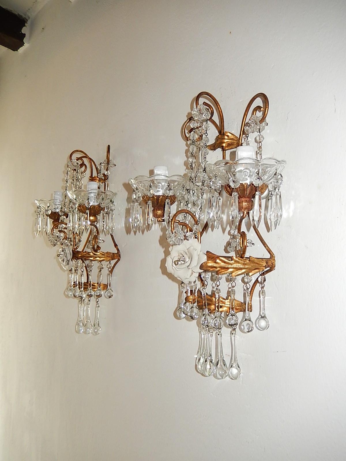 Italian Porcelain White Rose Crystal Murano Drops Sconces, circa 1930 In Good Condition For Sale In Firenze, Toscana