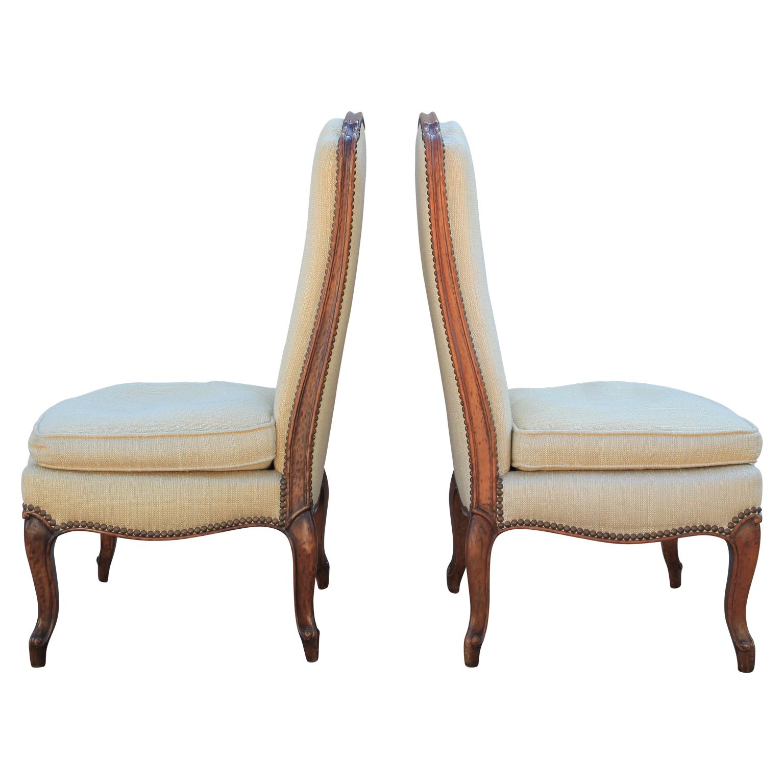 Italian Possibly French Pair of Louis Style Slipper Chairs in Walnut In Good Condition In Houston, TX
