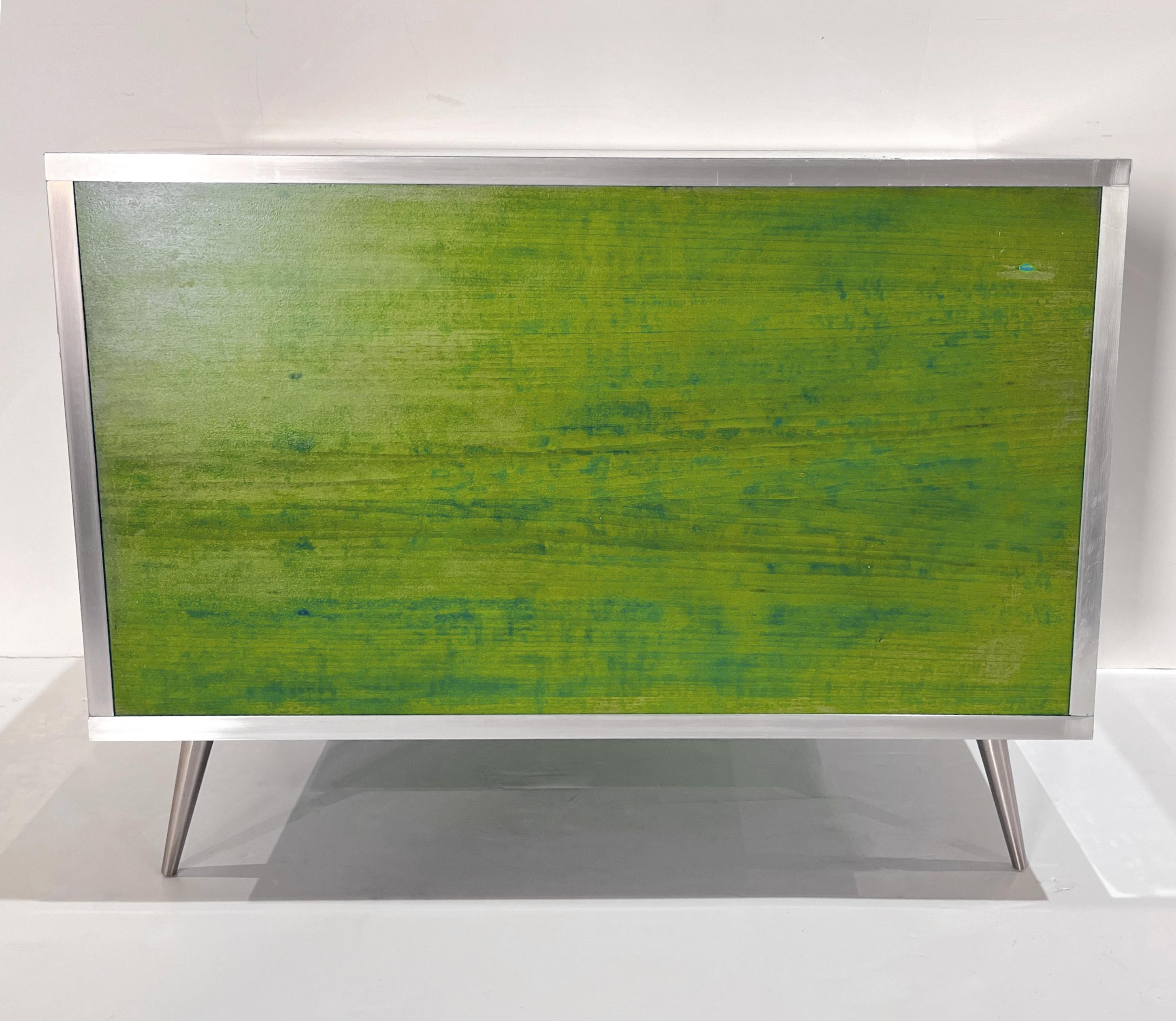 Arte abstracto postmoderno italiano Armario con espejo de acero verde púrpura Siglo XXI y contemporáneo en venta