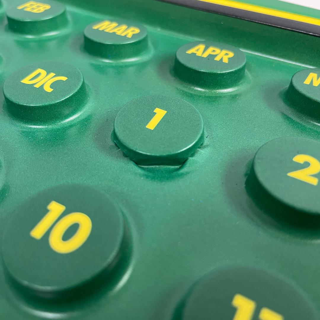 Calendario italiano post-moderno Api perpetuo da parete in plastica verde, anni '90 4