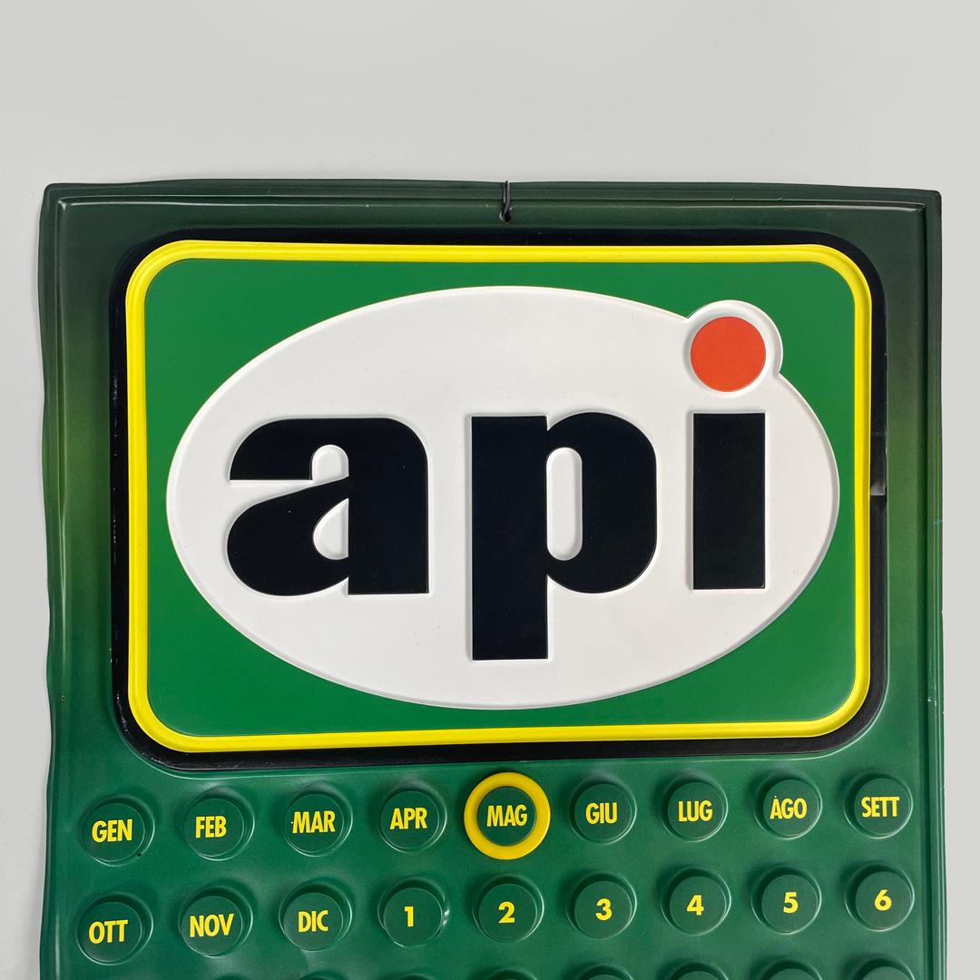 Fine XX secolo Calendario italiano post-moderno Api perpetuo da parete in plastica verde, anni '90