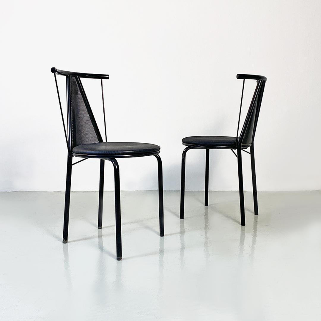 Italienische postmoderne Stühle aus schwarzem Metall und Kunststoff, 1980er Jahre im Angebot 6
