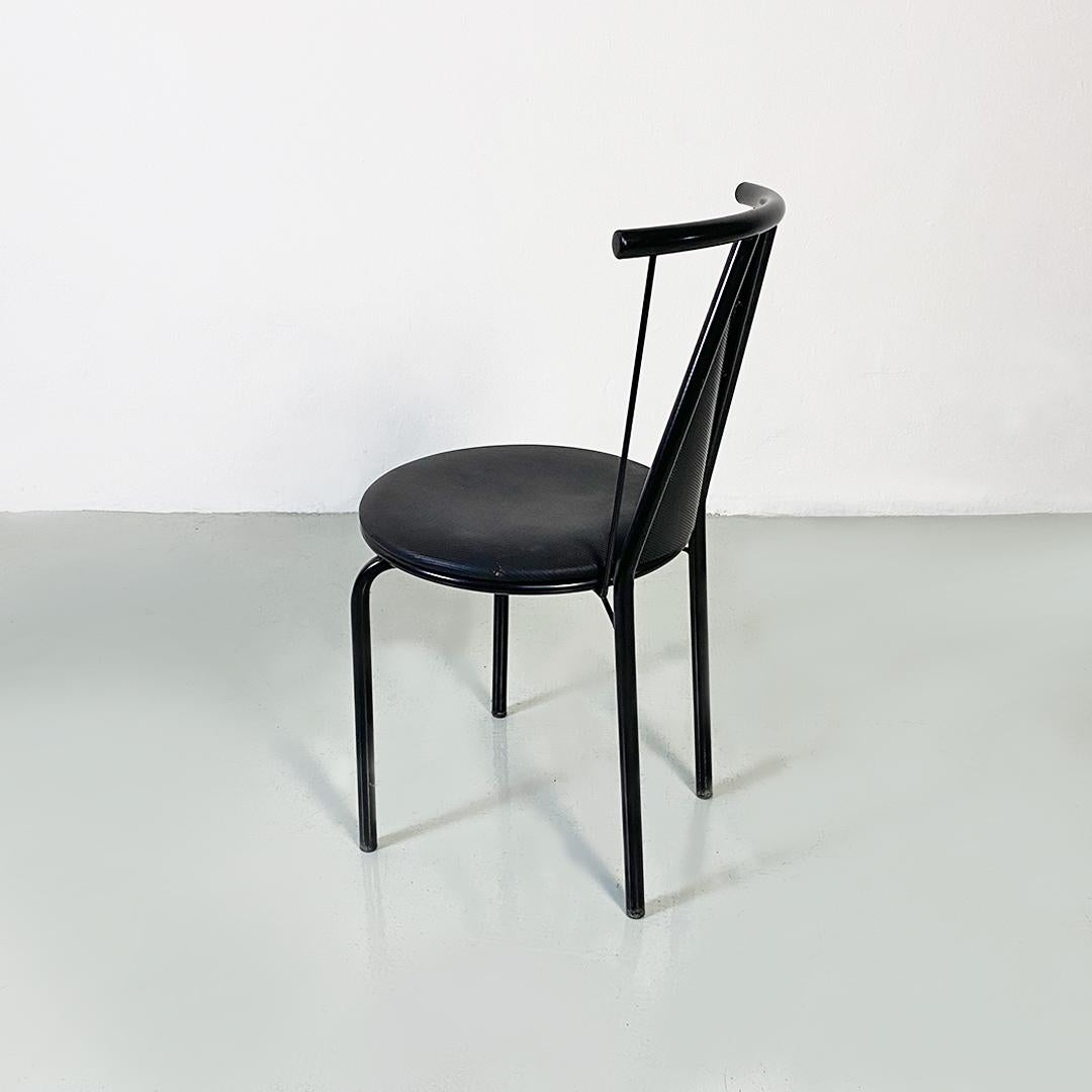 Italienische postmoderne Stühle aus schwarzem Metall und Kunststoff, 1980er Jahre im Angebot 3