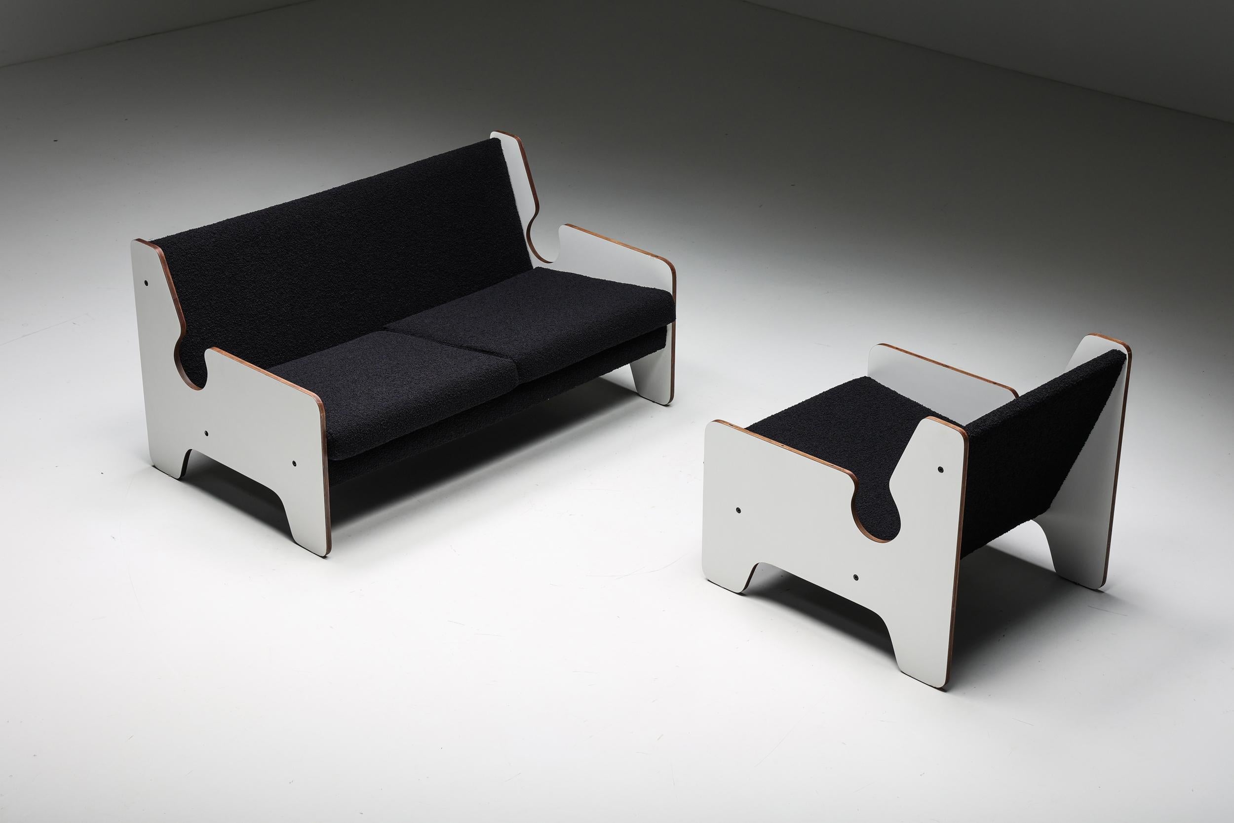 Post-Modern Black & White Two-Seater Sofa, Italy, 1970s For Sale 6