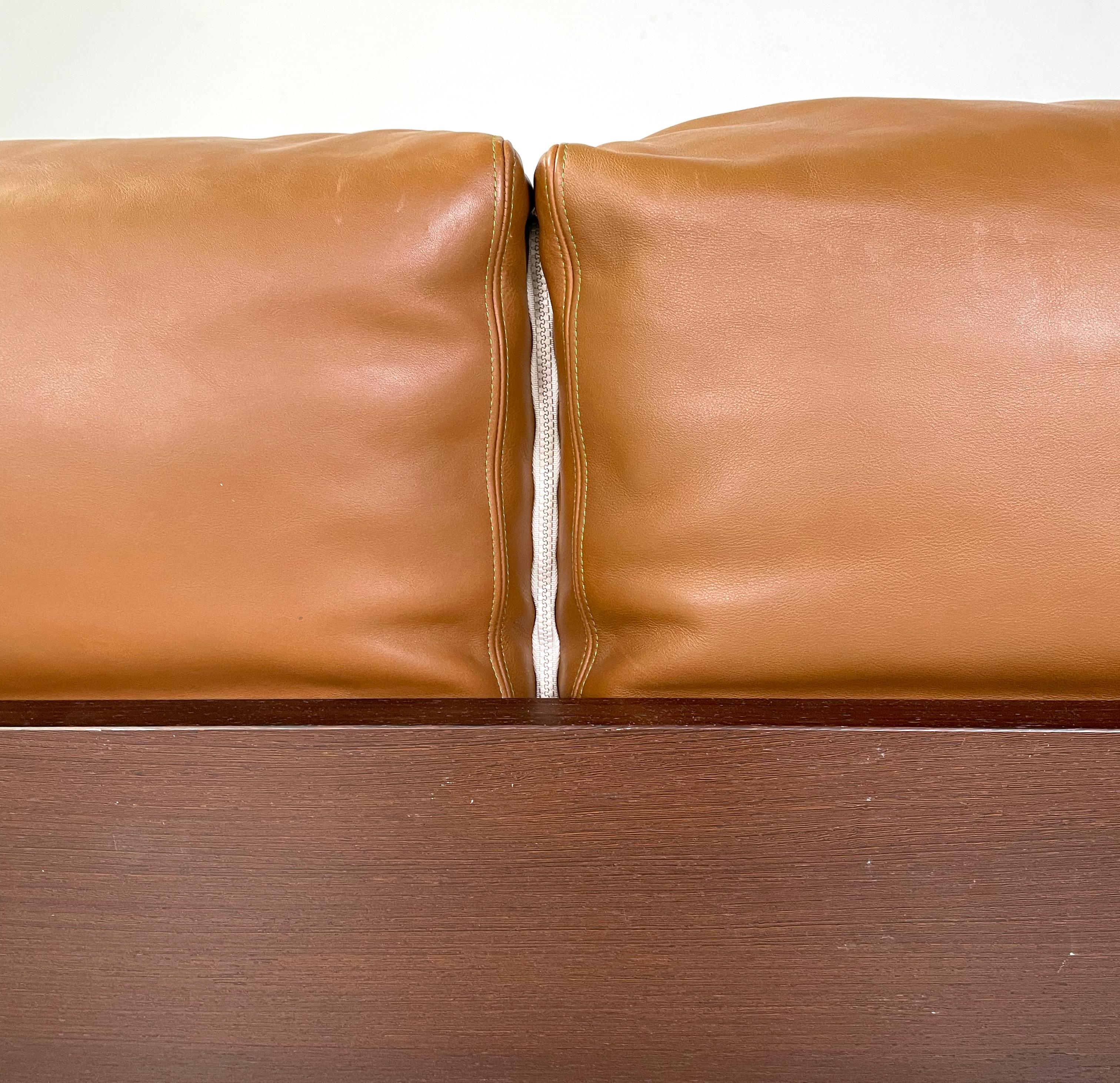 Italian post modern Brown leather and dark wood sofa by Cappellini, 2000s For Sale 11