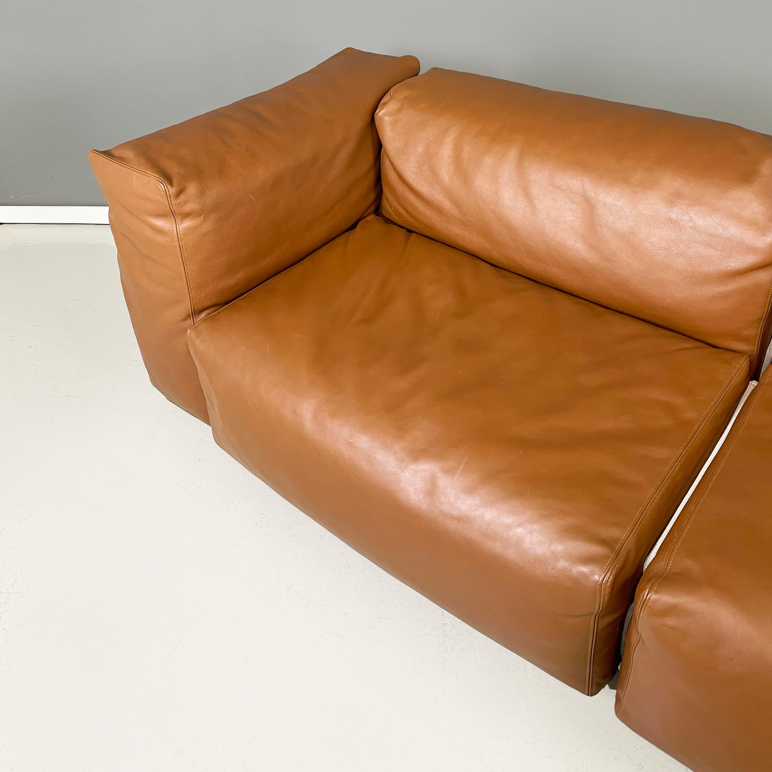 Italian post modern Brown leather and dark wood sofa by Cappellini, 2000s In Good Condition In MIlano, IT
