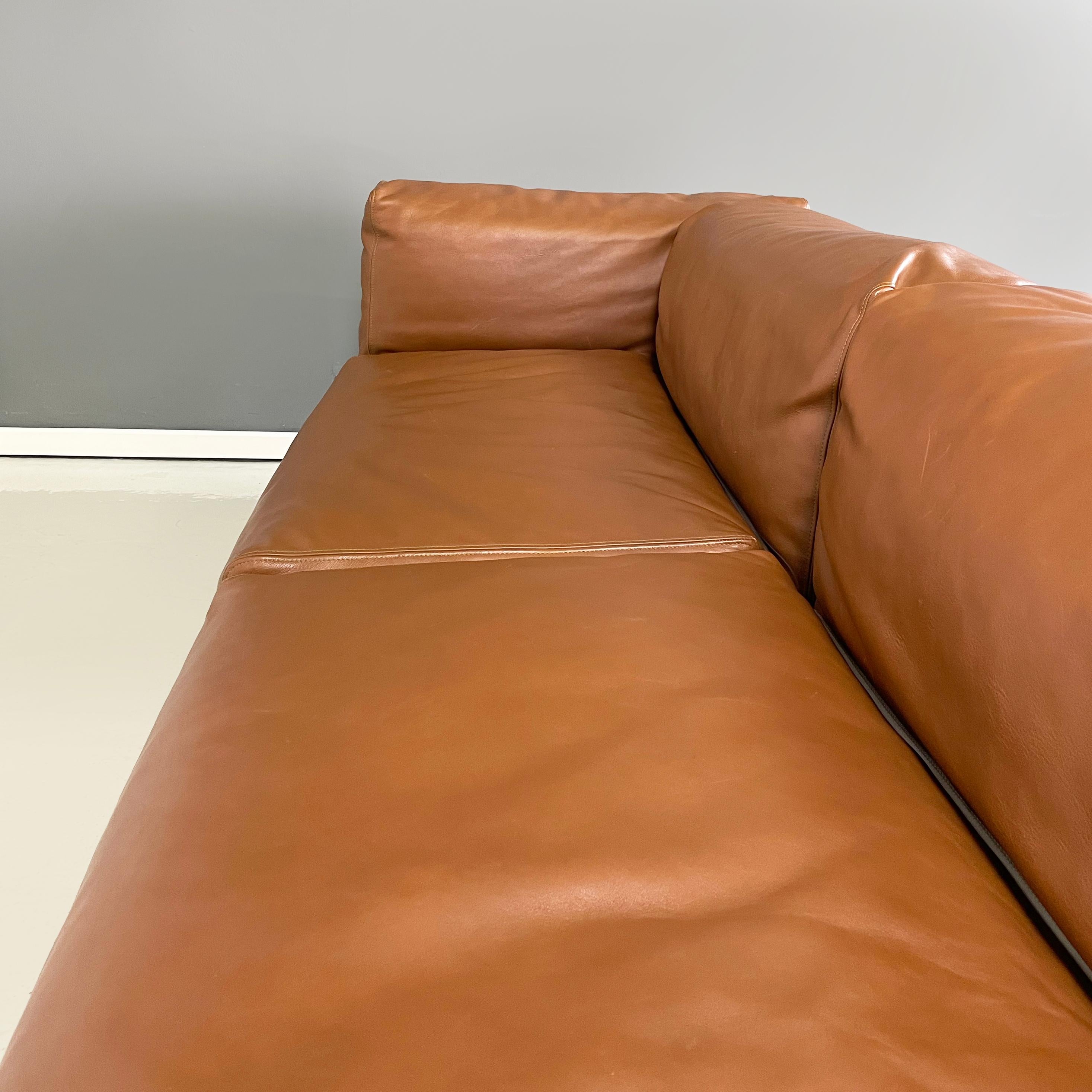 Italienisches postmodernes Sofa aus braunem Leder und dunklem Holz von Cappellini, 2000er Jahre (Zeitgenössisch) im Angebot