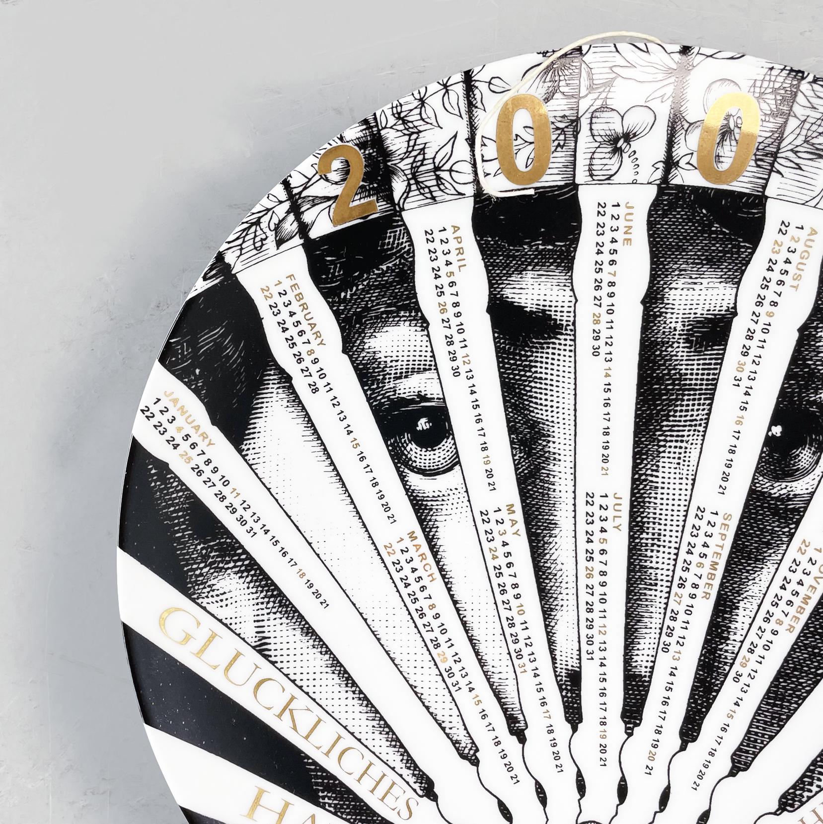 Italian Post-Modern Ceramic Wall Calendar Plate 2009 by Fornasetti, 2009 In Excellent Condition In MIlano, IT