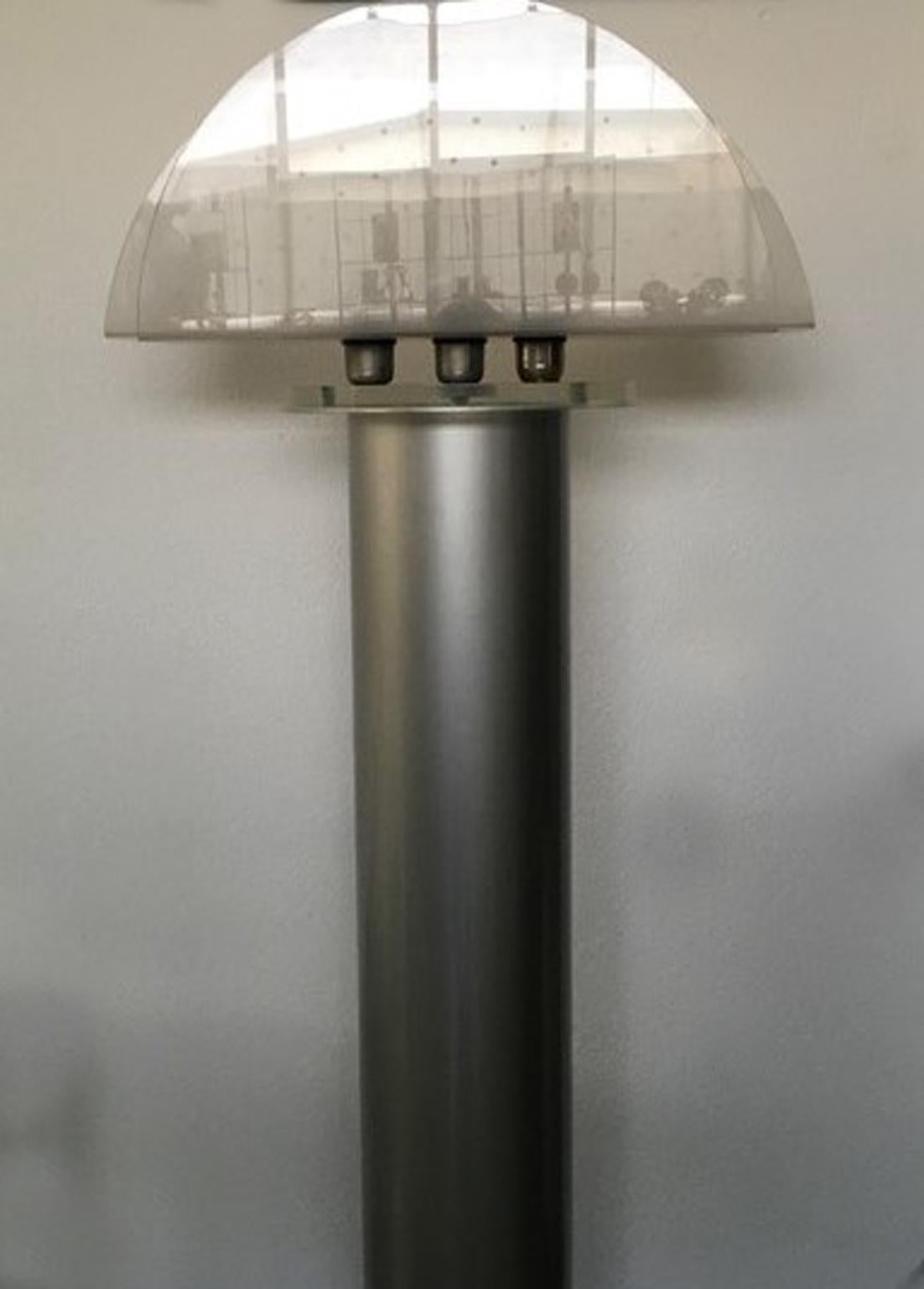 This Postmodern style floor lamp is a prototype of a collection made from the Italian factory called Sealine, existants in the 1970.
The shape is unique with this large and particular plexiglass lampshade. It has many holes on the surface.
The name