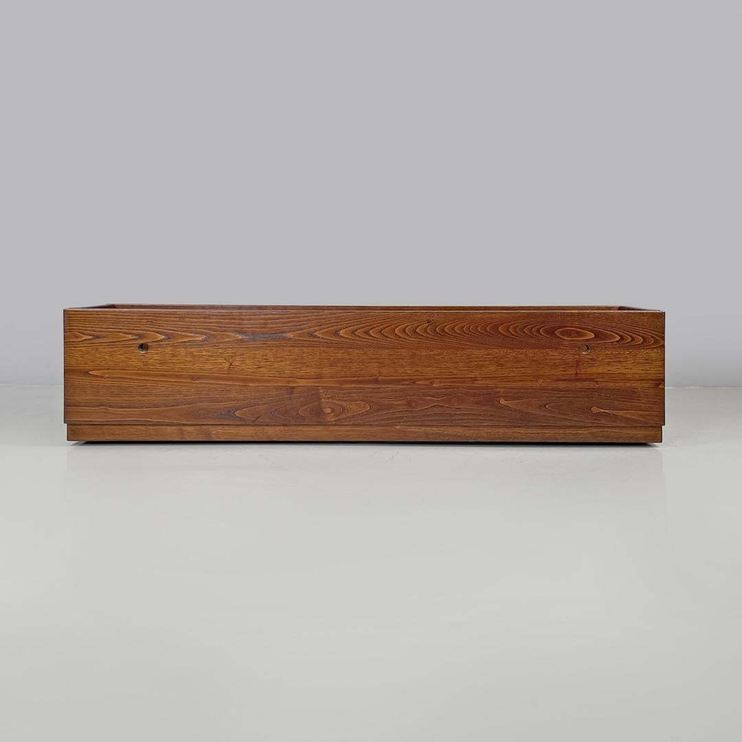 Italian post-modern elongated rectangular wooden planter with wheels, 1980s For Sale 3