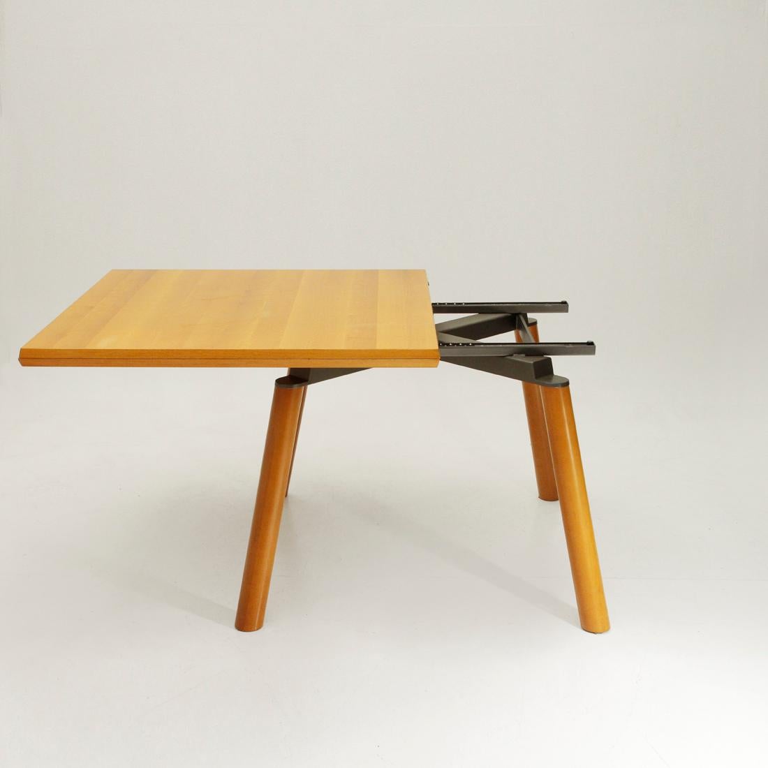 Metal Italian Post Modern Extensible Dining Table, 1980s