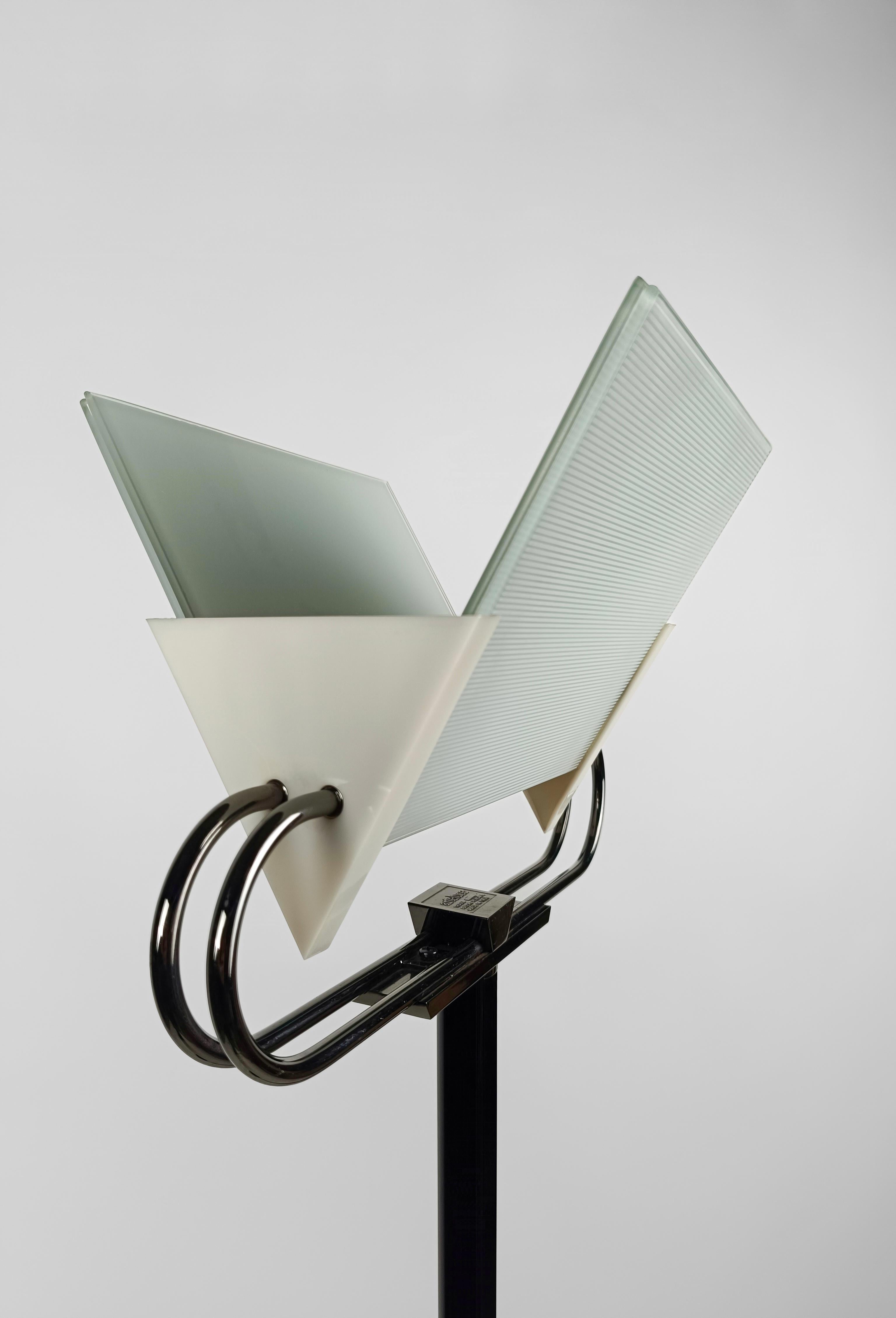 Italienische postmoderne Stehlampe, entworfen von Perry A. King & S. Mirand für Arteluce im Angebot 8