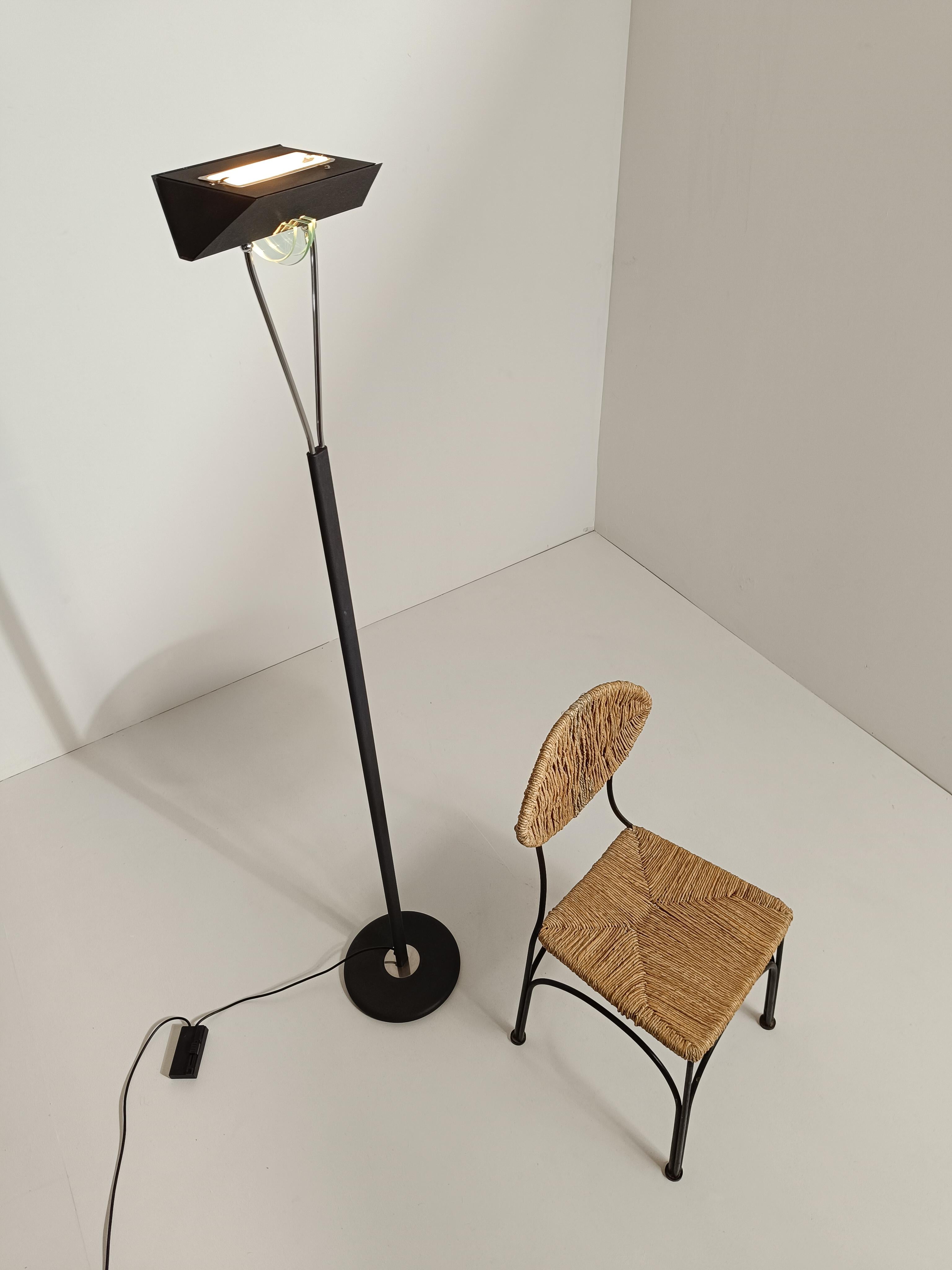 Postmoderne Lampadaire italien post-moderne dans le style de Fontana Arte, années 80/90 en vente