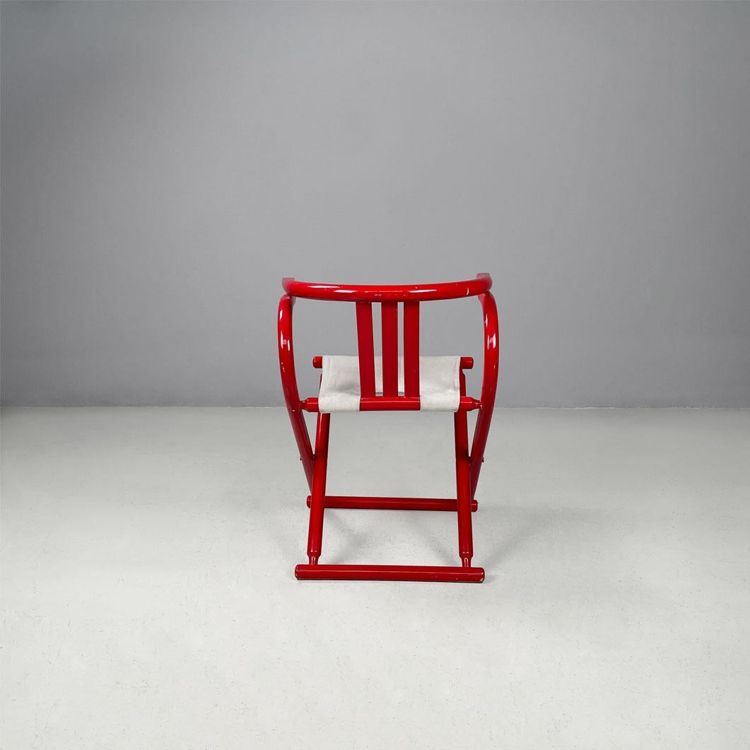 Italian post-modern folding tub chair in red wood and beige fabric, 1980s In Fair Condition For Sale In MIlano, IT