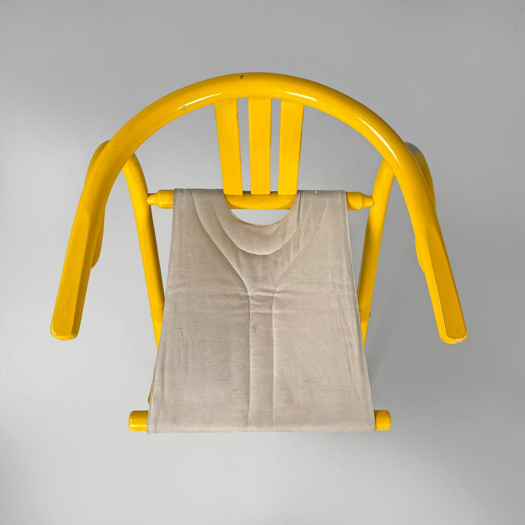 Italian post-modern folding tub chair in yellow wood and beige fabric, 1980s In Fair Condition For Sale In MIlano, IT
