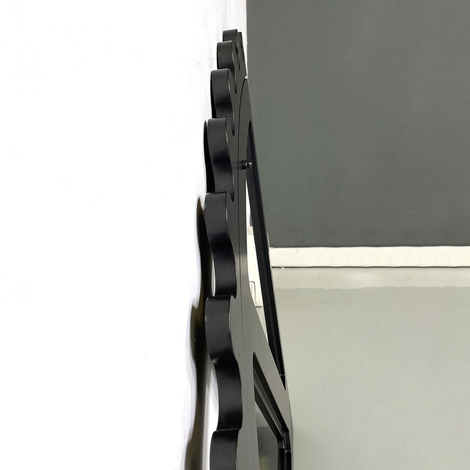 Contemporary Italian post-modern glitter grey triangular mechanism shaped prop, 2020s For Sale