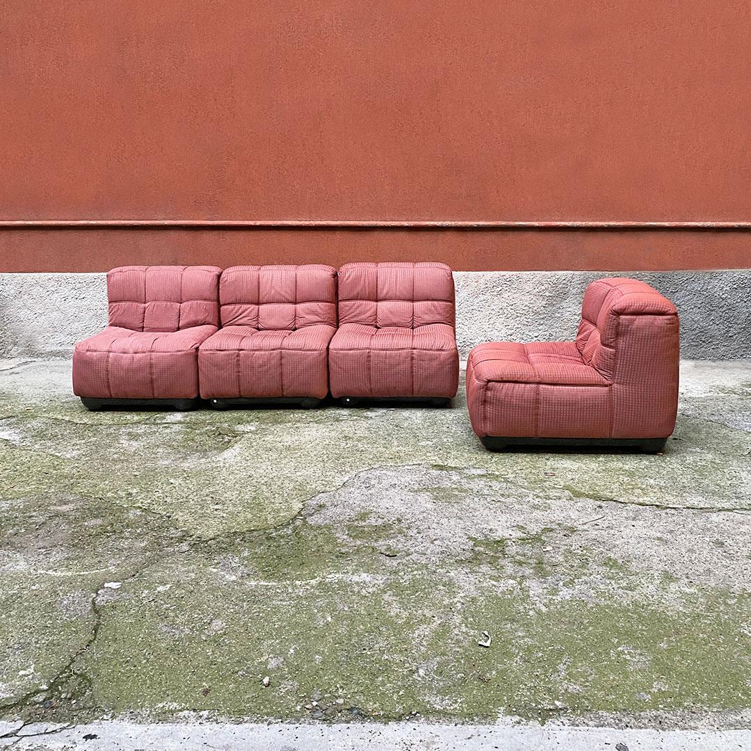 Italian Post Modern in Shades of Pink and Abs Four Pieces Modular Sofa, 1980s In Good Condition For Sale In MIlano, IT