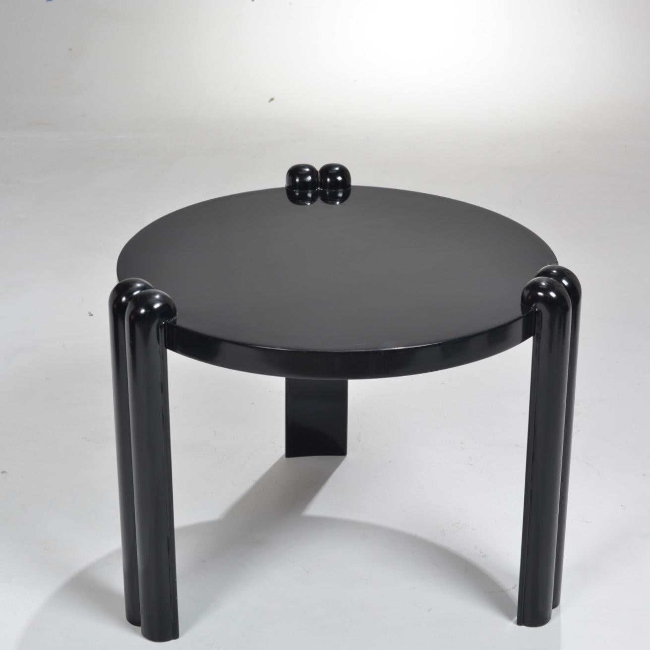 Italian Post-Modern Lacquered Black End Table 3