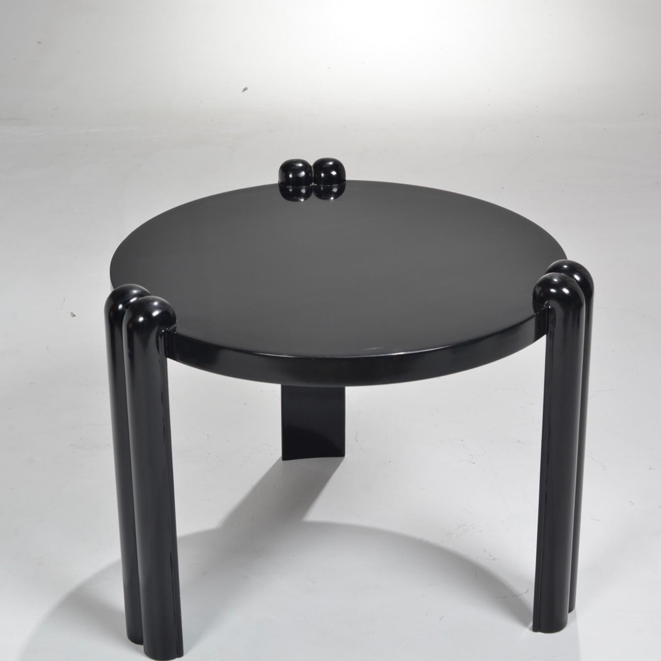 Italian Post-Modern Lacquered Black End Table 4