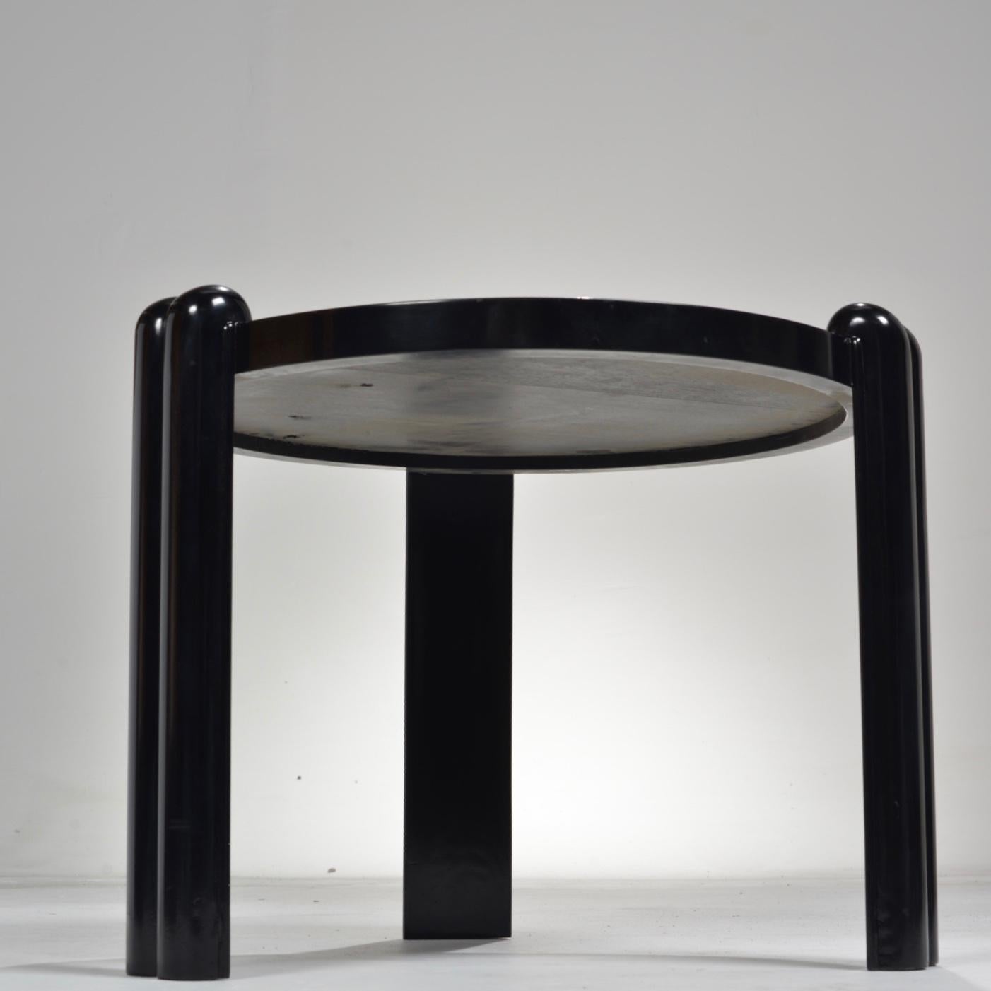 Italian Post-Modern Lacquered Black End Table 5