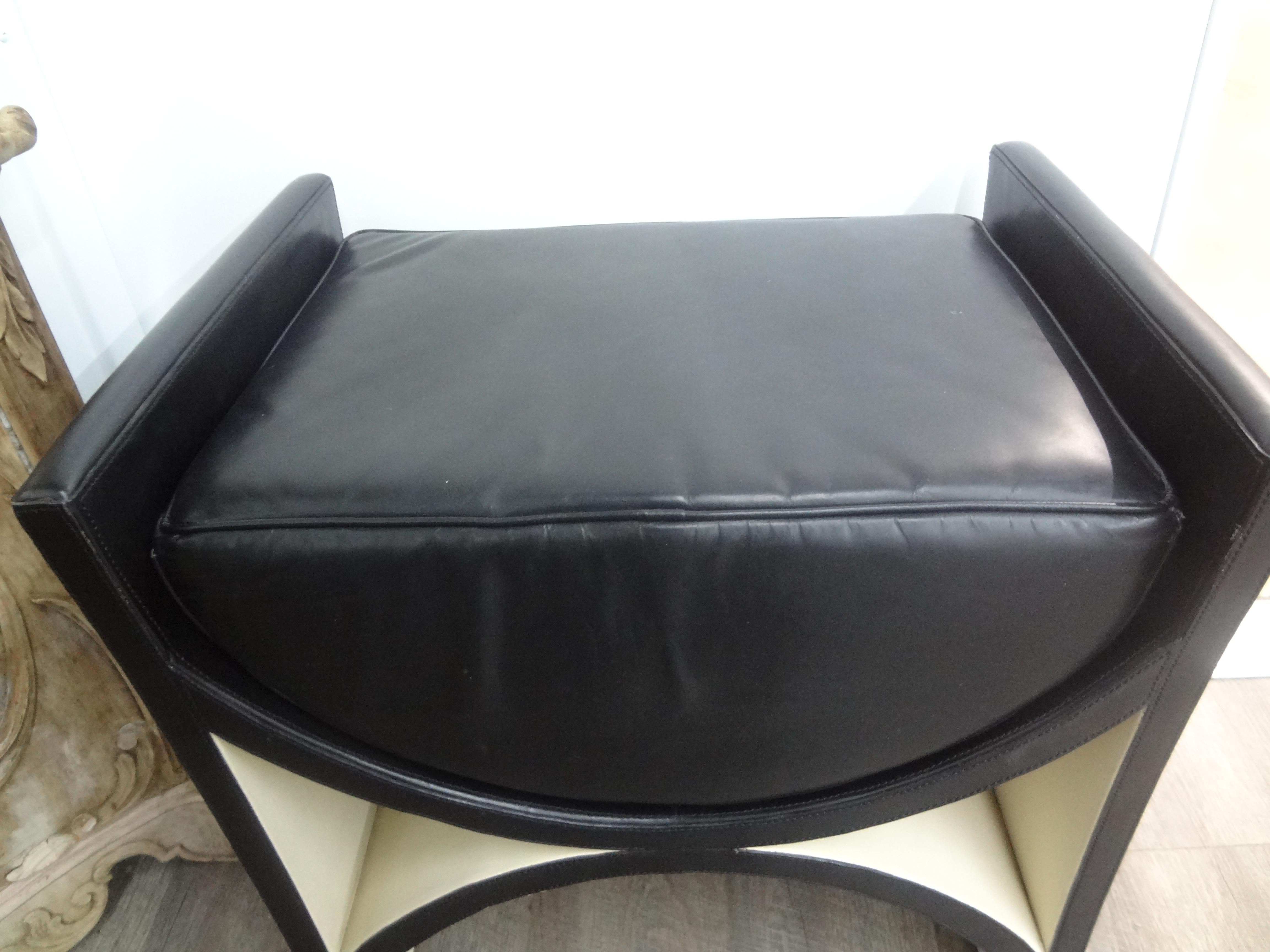 Italian Post Modern Leather Bench In Good Condition For Sale In Houston, TX