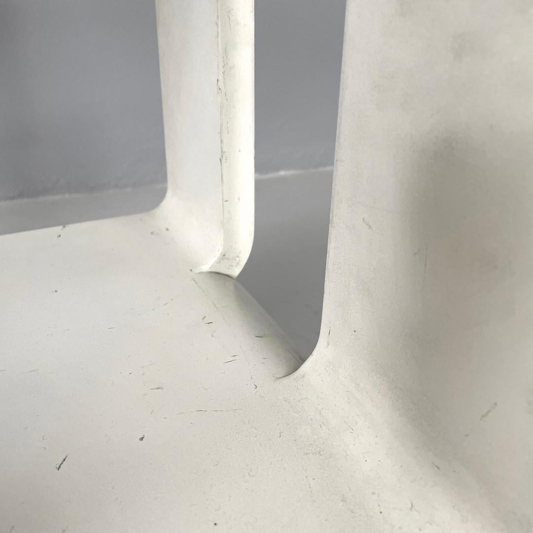 Libreria italiana post-moderna modulare a bordi curvi in legno bianco e nero, anni '80 in vendita 4