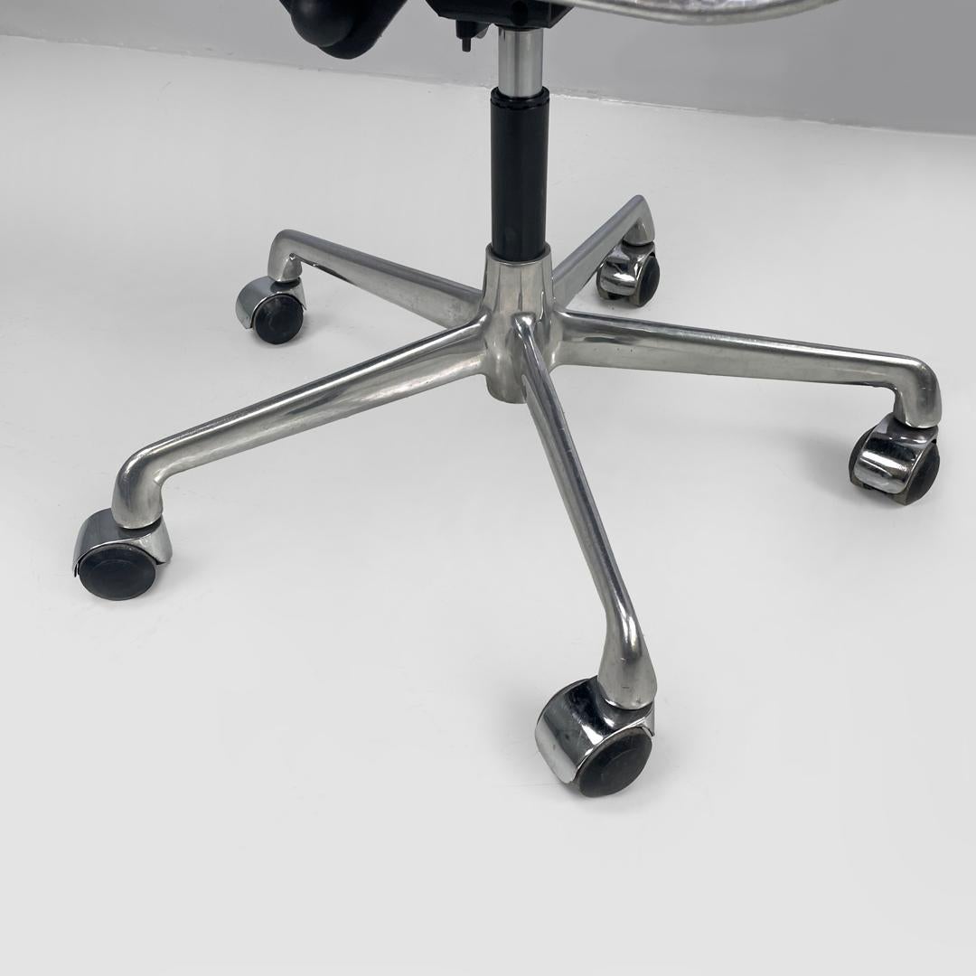 Italian post modern office chair EA108 by Charles and Ray Eames for ICF, 2000s For Sale 11