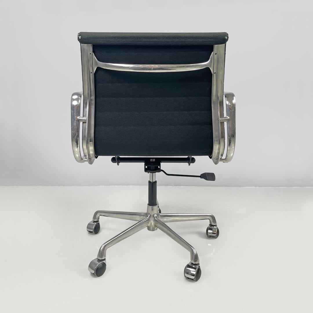 Contemporary Italian post modern office chair EA108 by Charles and Ray Eames for ICF, 2000s For Sale