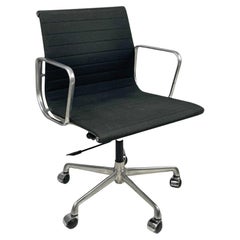 Sedia da ufficio postmoderna italiana EA108 di Charles and Ray Eames per ICF, anni 2000