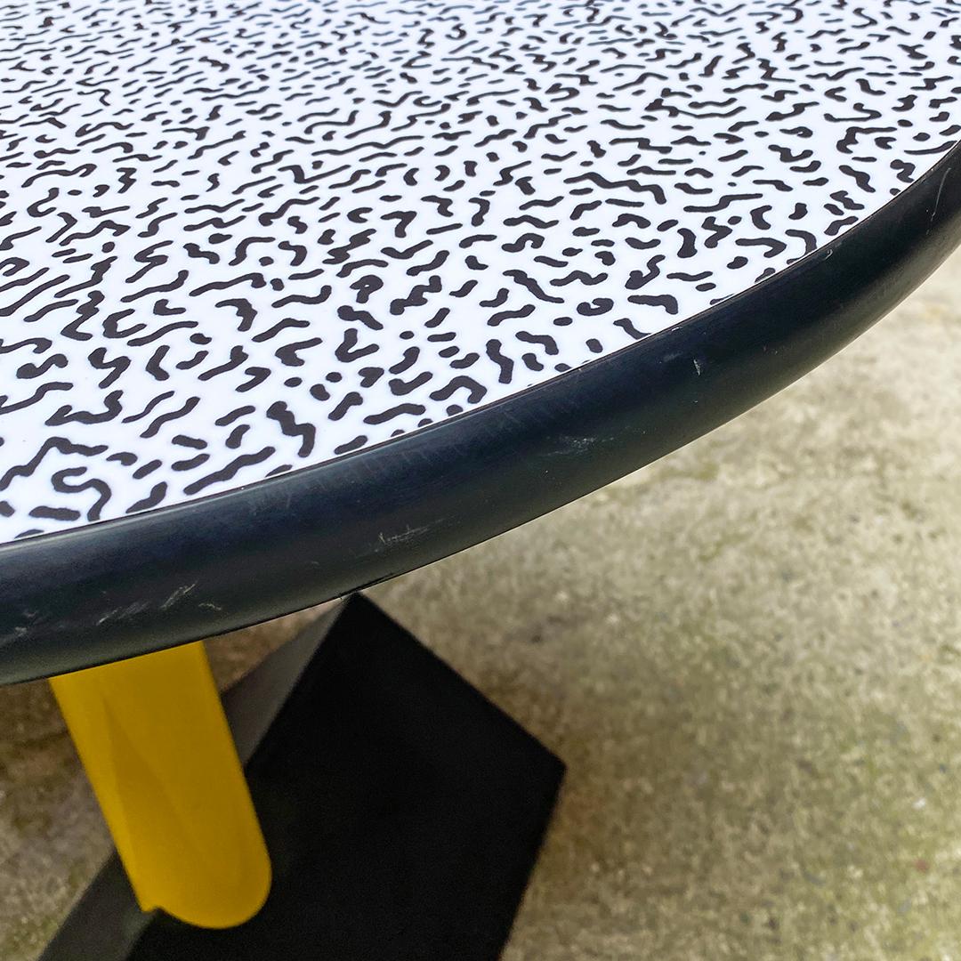 Italian Post Modern Oval Table with Bacterio Texture, Memphis Style, 1980s 4