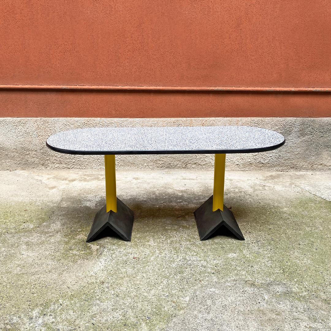 Italian Post Modern Oval Table with Bacterio Texture, Memphis Style, 1980s In Good Condition In MIlano, IT