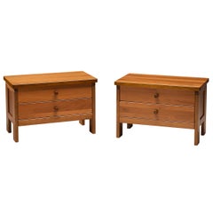 Paire de tables de chevet post-modernes italiennes en cerisier