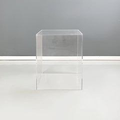 Italian post-modern Pedestal Display stand in transparent plexiglass, 1990-2000s