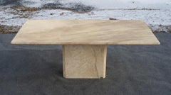 Mesa de comedor italiana posmoderna con pedestal de mármol beige o crema pulido C.I. M.