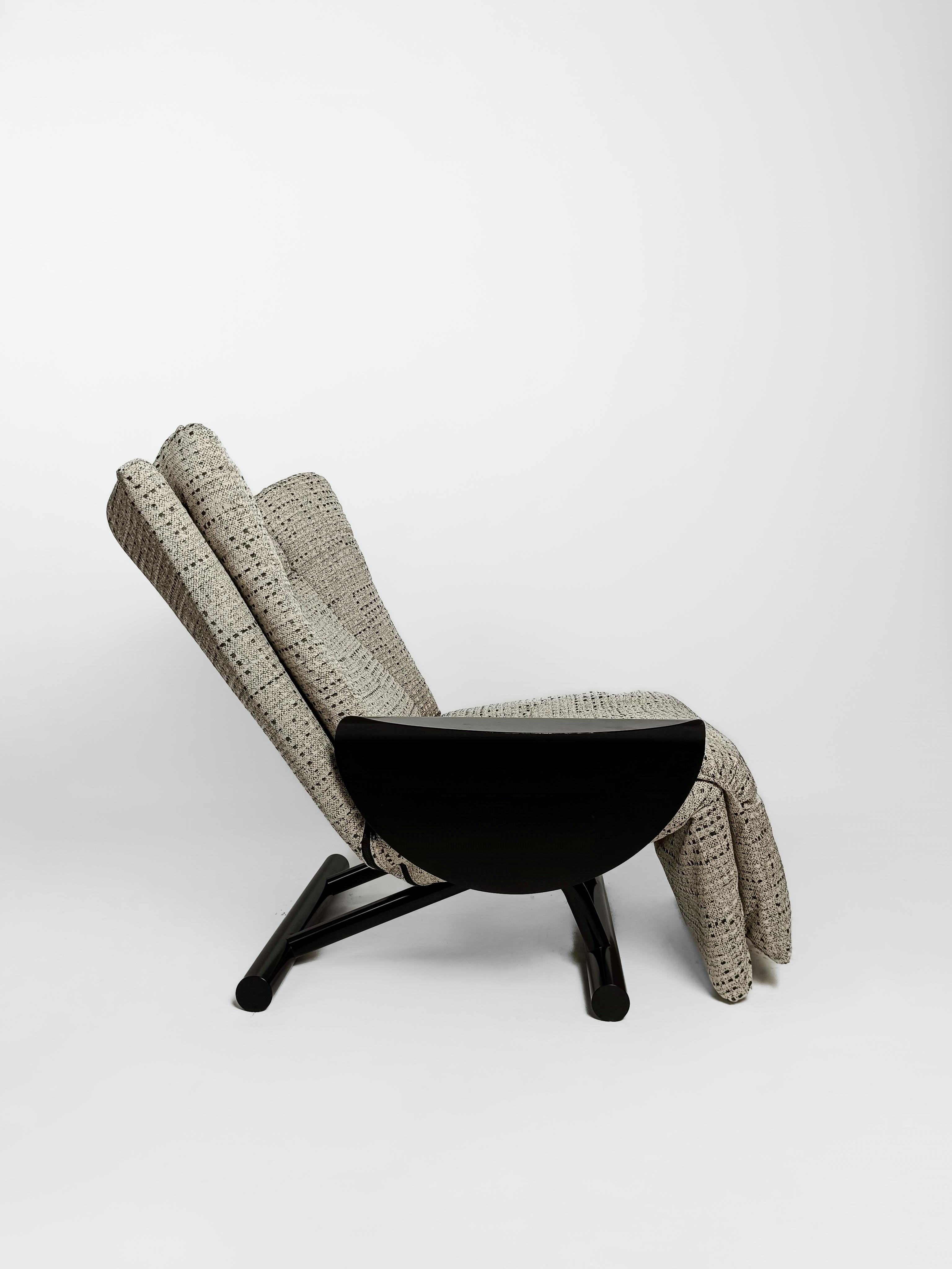 Fauteuil de salon inclinable post-moderne italien, chaise de Cinova, 1980  en vente 1