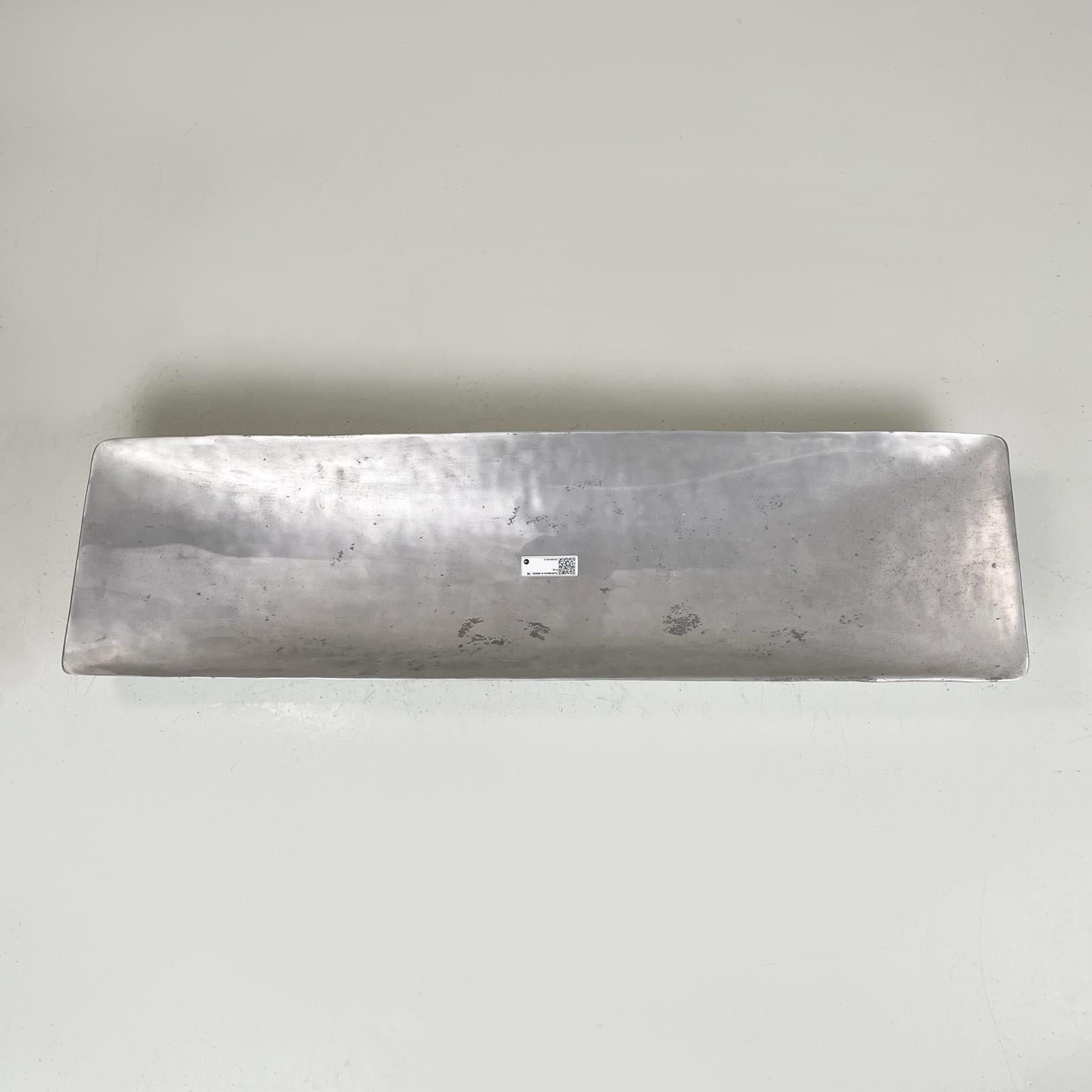 Italienisches postmodernes rechteckiges, abgerundetes Tafelaufsatz aus Metall von Maoli, 2000er Jahre im Zustand „Gut“ im Angebot in MIlano, IT