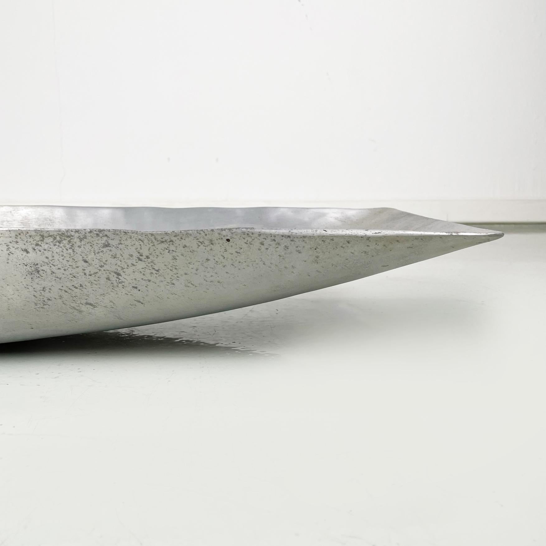 XXIe siècle et contemporain Centre de table rectangulaire arrondi italien post-moderne en métal de Maoli, années 2000 en vente