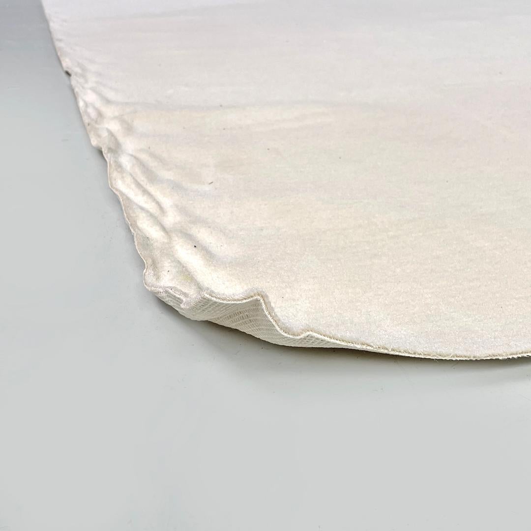 Italian post-modern rectangular synthetic short hair white carpet, 2000s For Sale 7